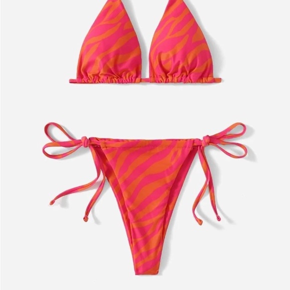 Fluid Pattern Swimsuit - Picture 4 of 4